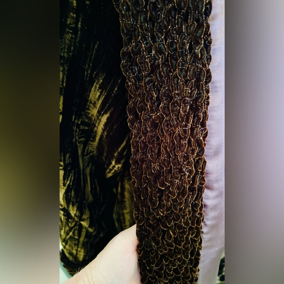 CHAYES DESIGNS - VELVET - FULL LENGTH, HOODED SWING COAT - COLOR: WINE, SIZE: XS - Picture 2 of 5